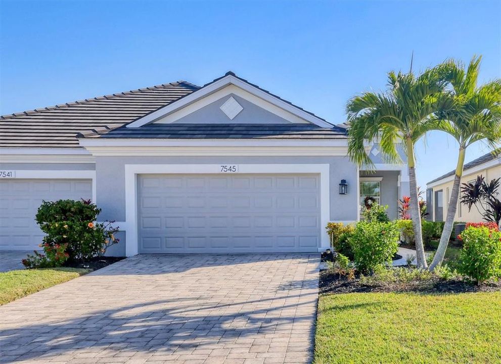 待售: $385,000 (2 贝兹, 2 浴室, 1426 平方英尺)