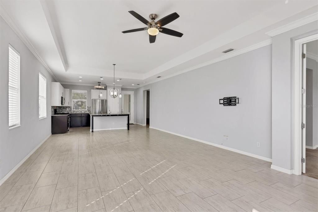 待售: $385,000 (2 贝兹, 2 浴室, 1426 平方英尺)