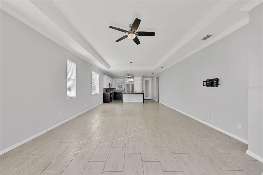 待售: $385,000 (2 贝兹, 2 浴室, 1426 平方英尺)