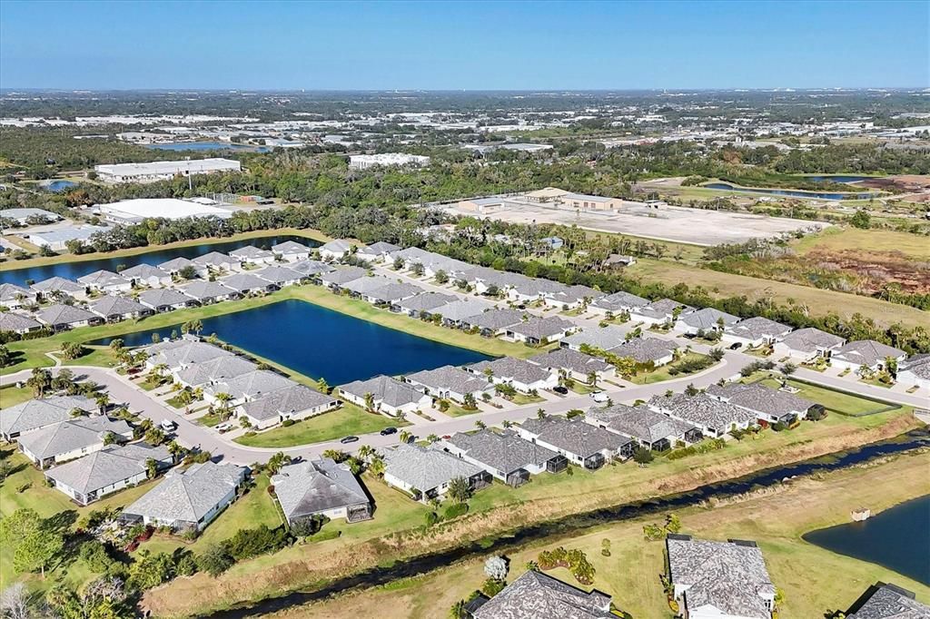 待售: $385,000 (2 贝兹, 2 浴室, 1426 平方英尺)