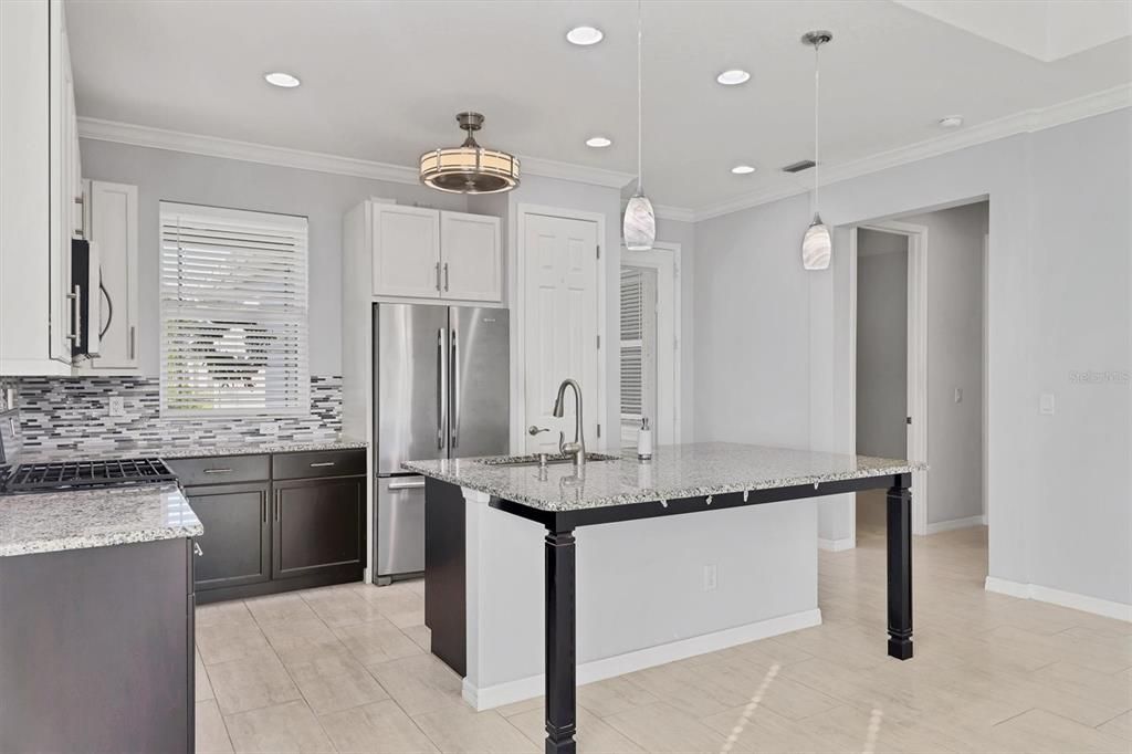 待售: $385,000 (2 贝兹, 2 浴室, 1426 平方英尺)