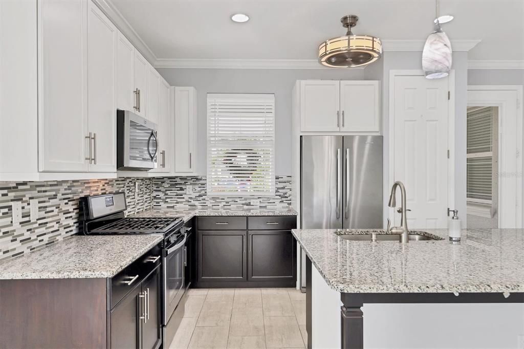 待售: $385,000 (2 贝兹, 2 浴室, 1426 平方英尺)