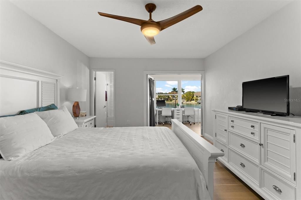 For Rent: $2,750 (2 beds, 2 baths, 1250 Square Feet)