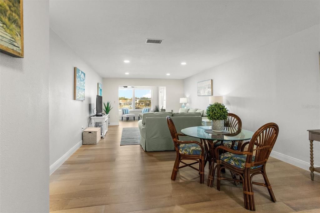 For Rent: $2,750 (2 beds, 2 baths, 1250 Square Feet)