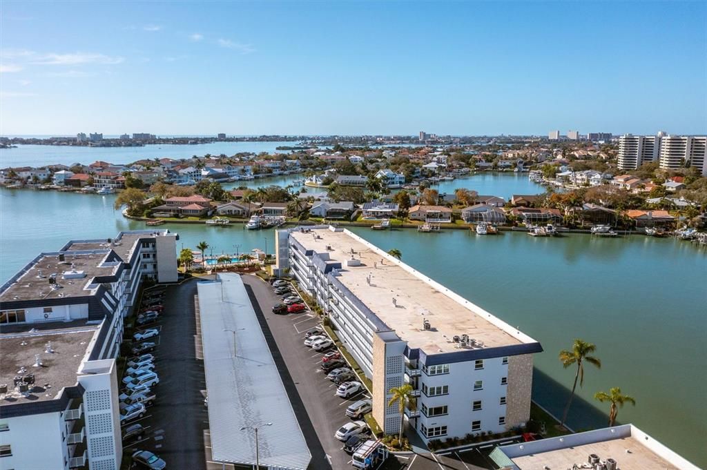 For Rent: $2,750 (2 beds, 2 baths, 1250 Square Feet)