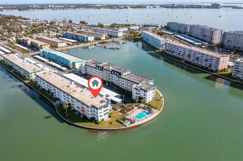 For Rent: $2,750 (2 beds, 2 baths, 1250 Square Feet)