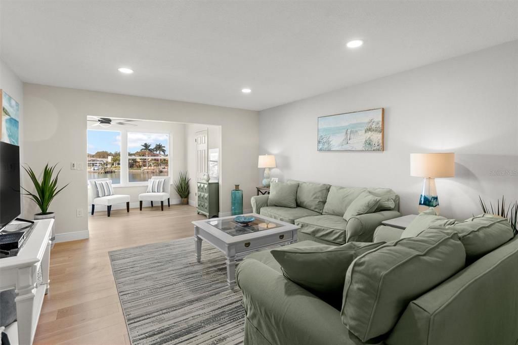 For Rent: $2,750 (2 beds, 2 baths, 1250 Square Feet)