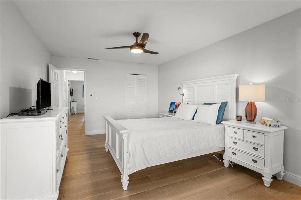 For Rent: $2,750 (2 beds, 2 baths, 1250 Square Feet)