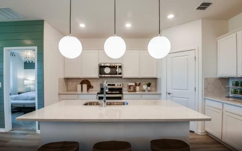 For Sale: $430,170 (3 beds, 2 baths, 1662 Square Feet)