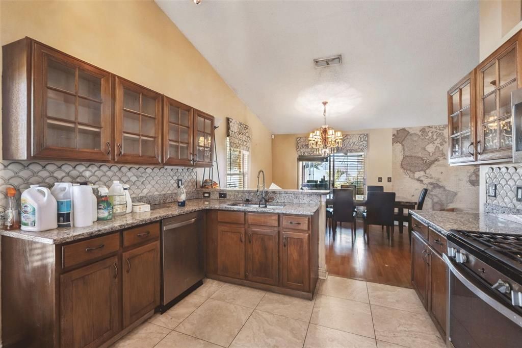 En Venta: $280,000 (4 camas, 2 baños, 1546 Pies cuadrados)