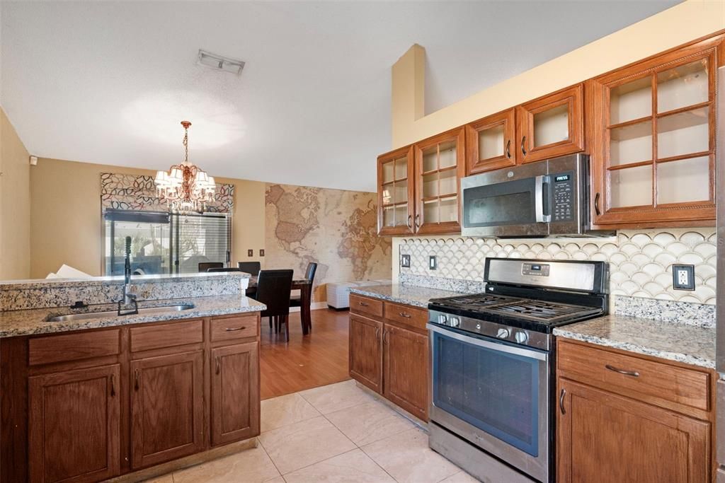 En Venta: $280,000 (4 camas, 2 baños, 1546 Pies cuadrados)