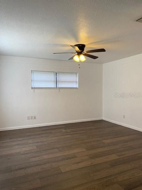 出租: $1,450 (3 贝兹, 1 浴室, 836 平方英尺)