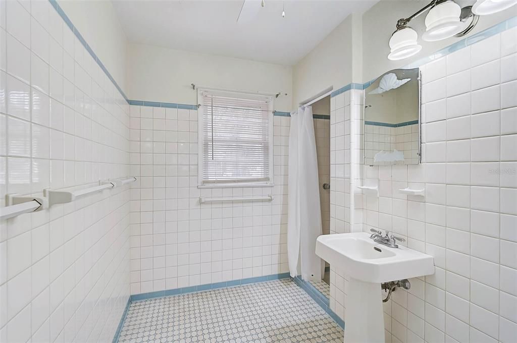 En Renta: $2,450 (2 camas, 1 baños, 1609 Pies cuadrados)