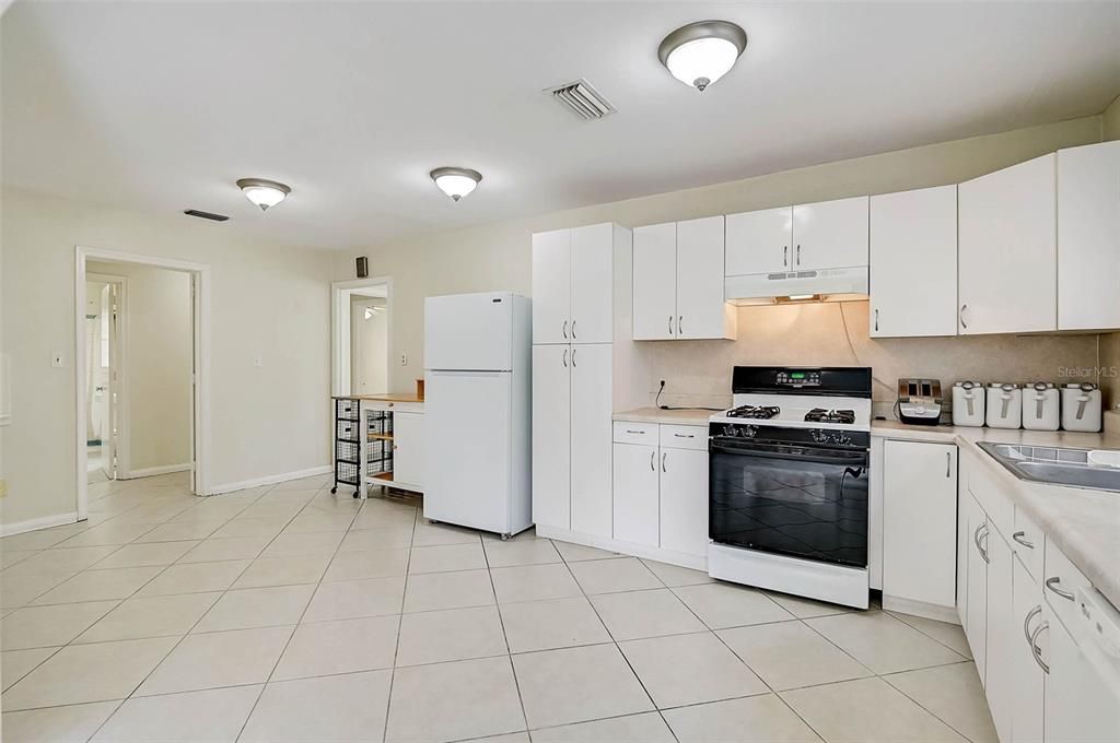 En Renta: $2,450 (2 camas, 1 baños, 1609 Pies cuadrados)