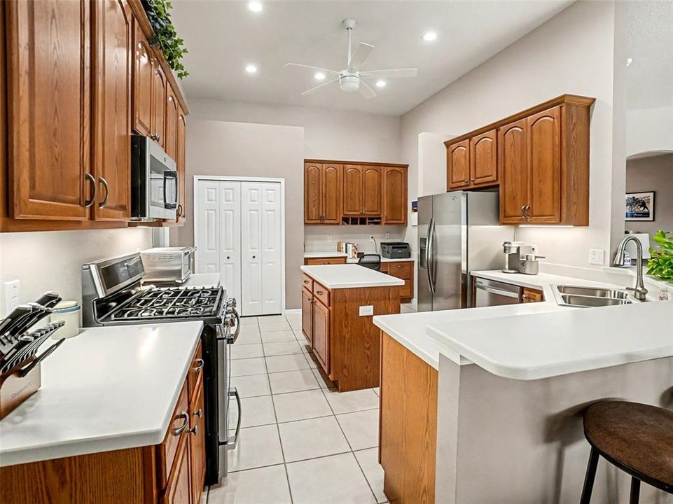 На продажу: $679,000 (4 спален, 3 ванн, 2866 Квадратных фут)