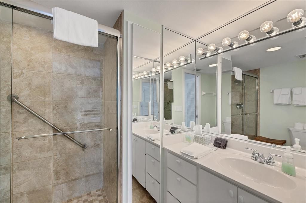 待售: $2,250,000 (3 贝兹, 3 浴室, 1540 平方英尺)