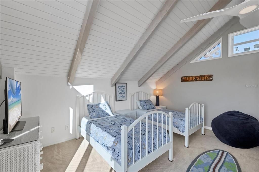 待售: $2,250,000 (3 贝兹, 3 浴室, 1540 平方英尺)