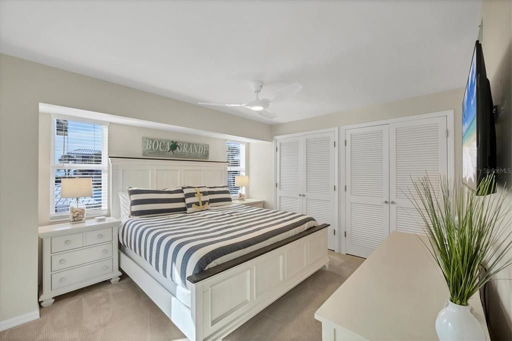 待售: $2,250,000 (3 贝兹, 3 浴室, 1540 平方英尺)