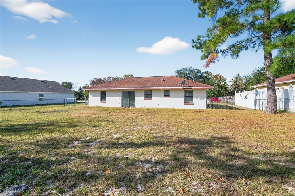 En Venta: $230,000 (3 camas, 2 baños, 1154 Pies cuadrados)