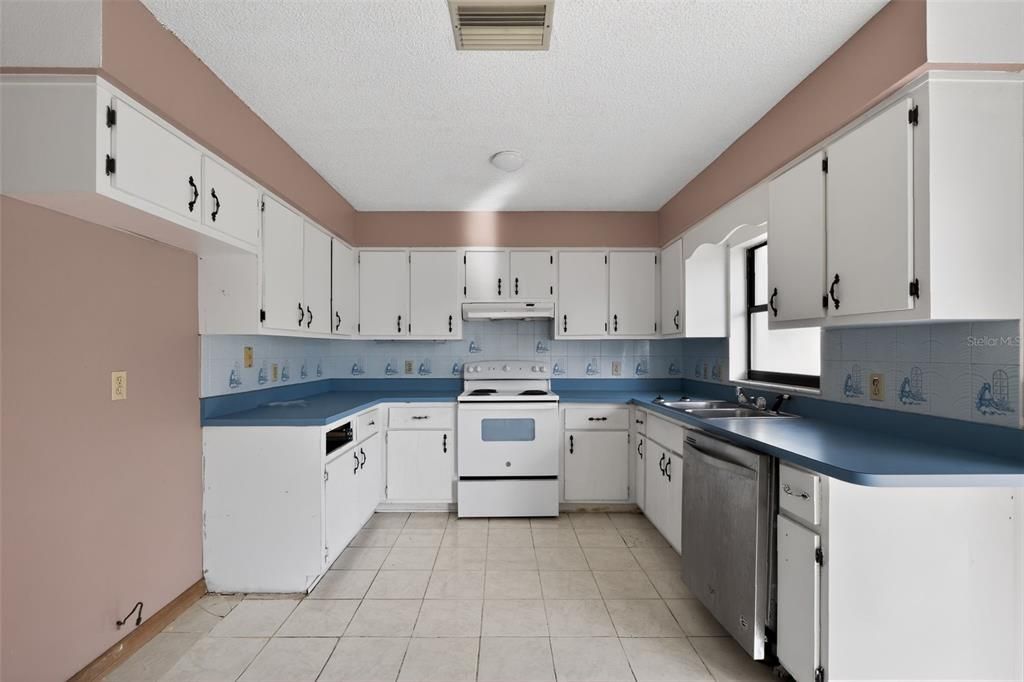 En Venta: $230,000 (3 camas, 2 baños, 1154 Pies cuadrados)