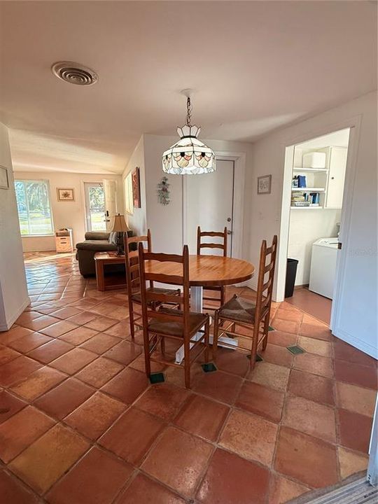 En Venta: $339,000 (2 camas, 2 baños, 1255 Pies cuadrados)