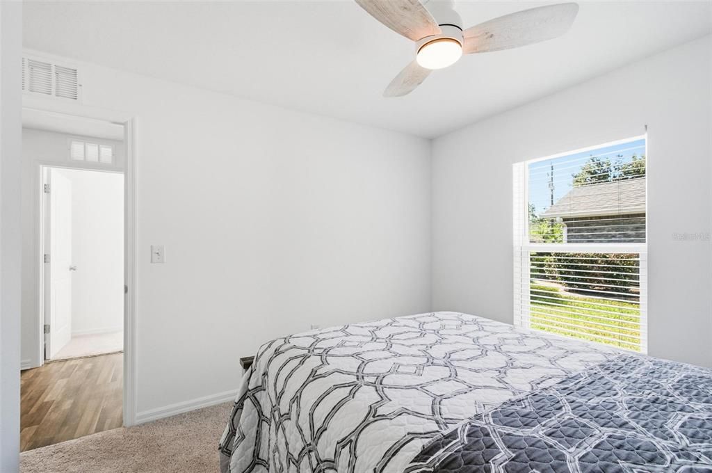 待售: $300,000 (4 贝兹, 2 浴室, 1665 平方英尺)