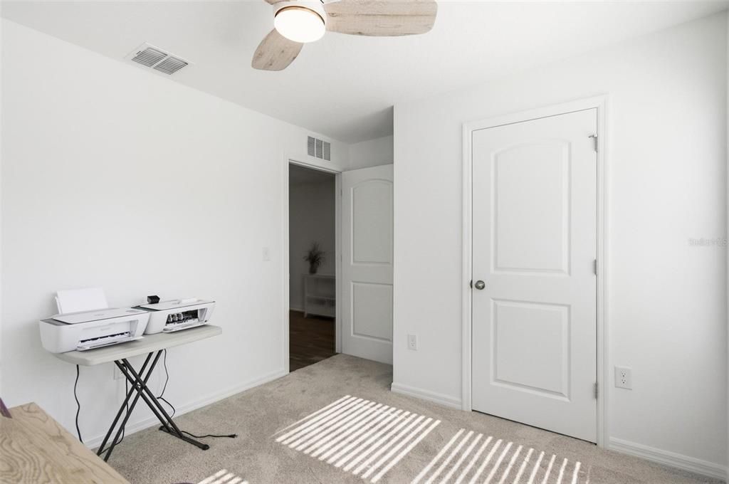 待售: $300,000 (4 贝兹, 2 浴室, 1665 平方英尺)