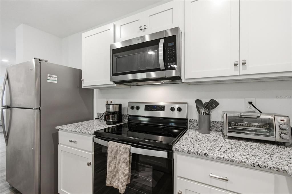 待售: $300,000 (4 贝兹, 2 浴室, 1665 平方英尺)