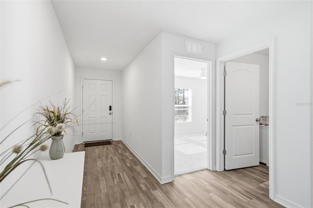 待售: $300,000 (4 贝兹, 2 浴室, 1665 平方英尺)