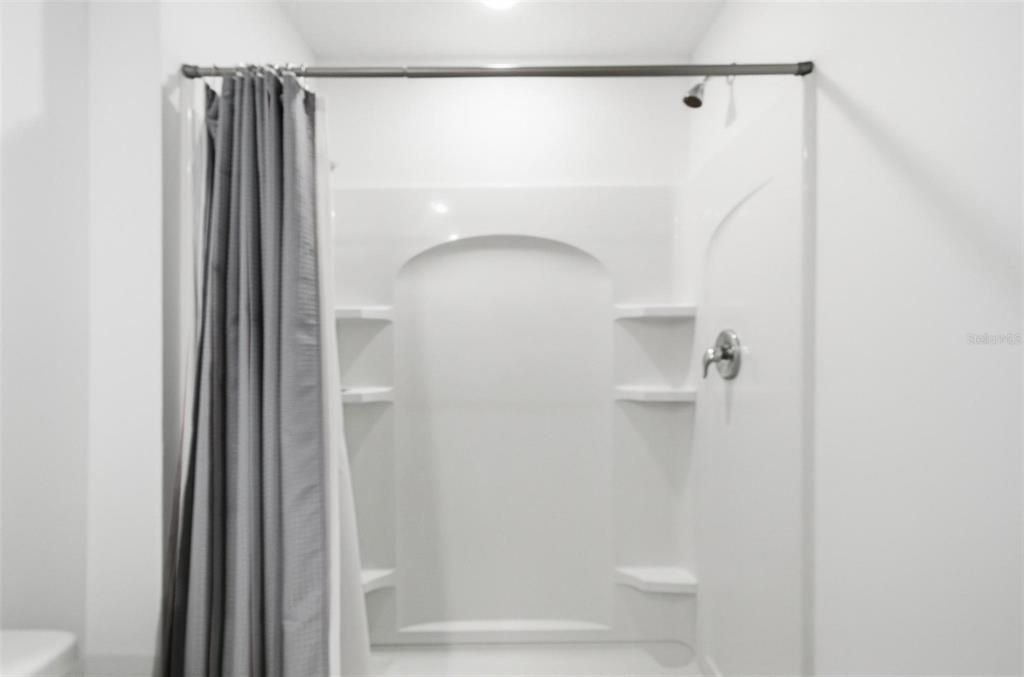 待售: $300,000 (4 贝兹, 2 浴室, 1665 平方英尺)