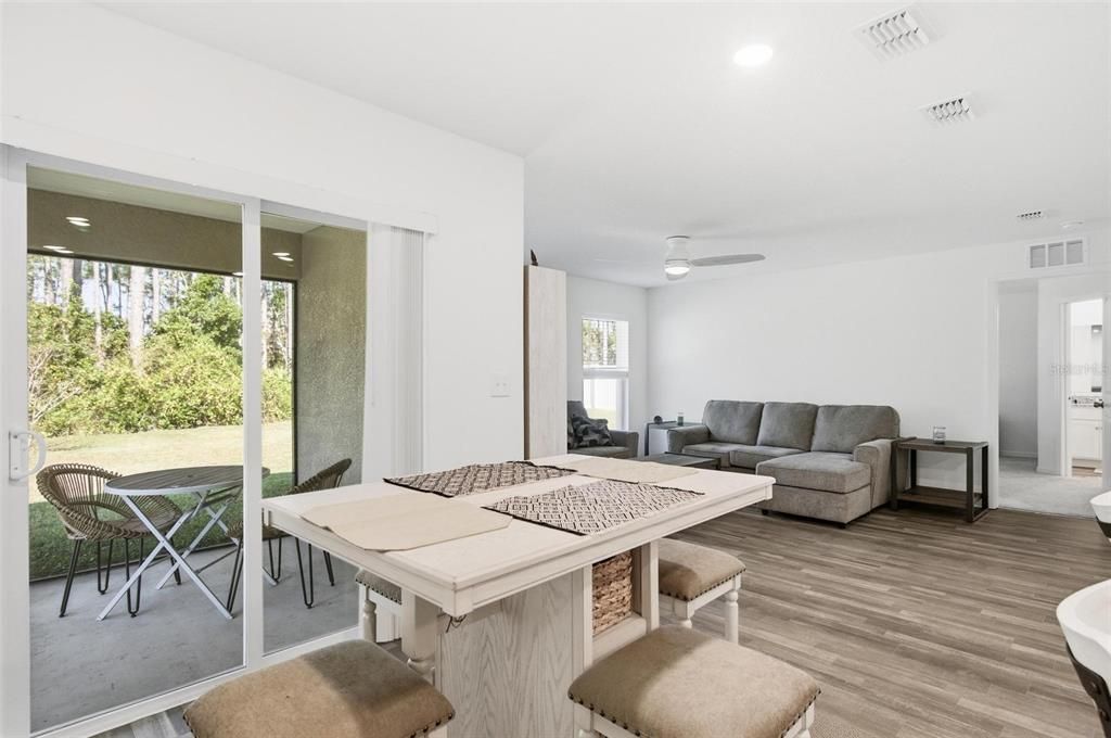 待售: $300,000 (4 贝兹, 2 浴室, 1665 平方英尺)