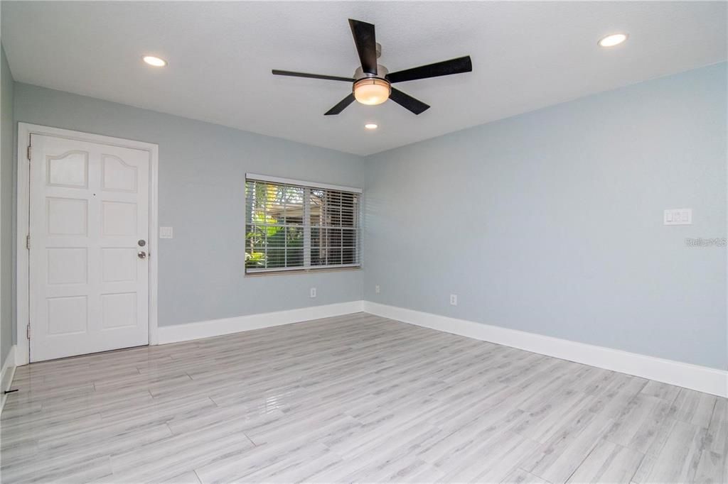 В аренду: $2,200 (2 спален, 2 ванн, 858 Квадратных фут)