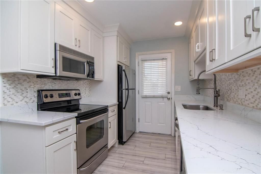 В аренду: $2,200 (2 спален, 2 ванн, 858 Квадратных фут)