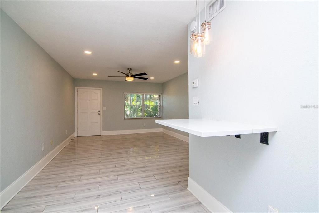 В аренду: $2,200 (2 спален, 2 ванн, 858 Квадратных фут)