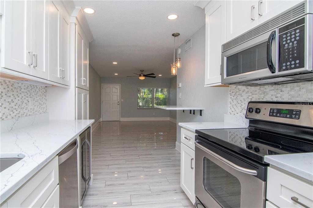 В аренду: $2,200 (2 спален, 2 ванн, 858 Квадратных фут)