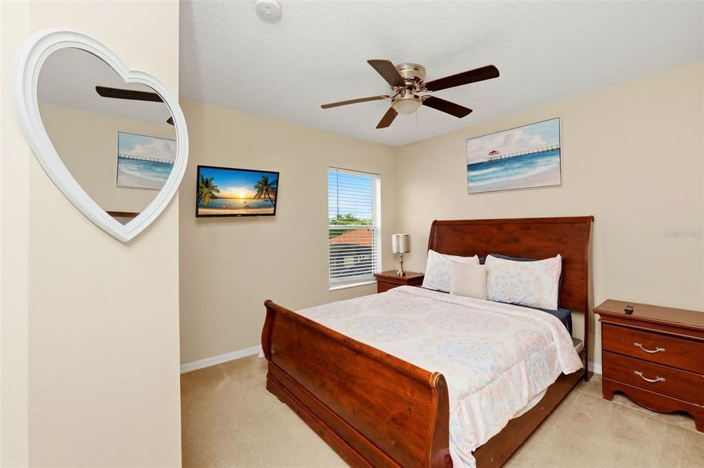 For Sale: $485,000 (6 beds, 5 baths, 2771 Square Feet)