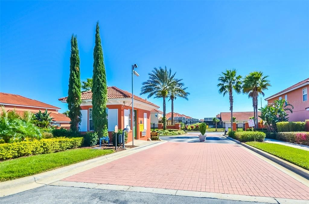 For Sale: $485,000 (6 beds, 5 baths, 2771 Square Feet)