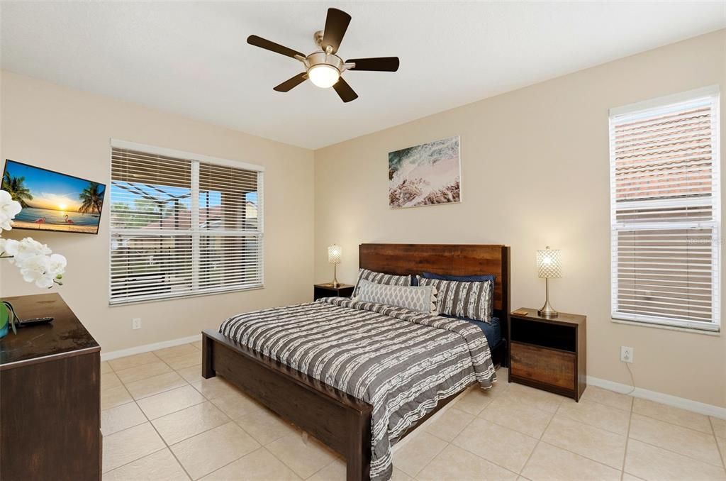 For Sale: $485,000 (6 beds, 5 baths, 2771 Square Feet)