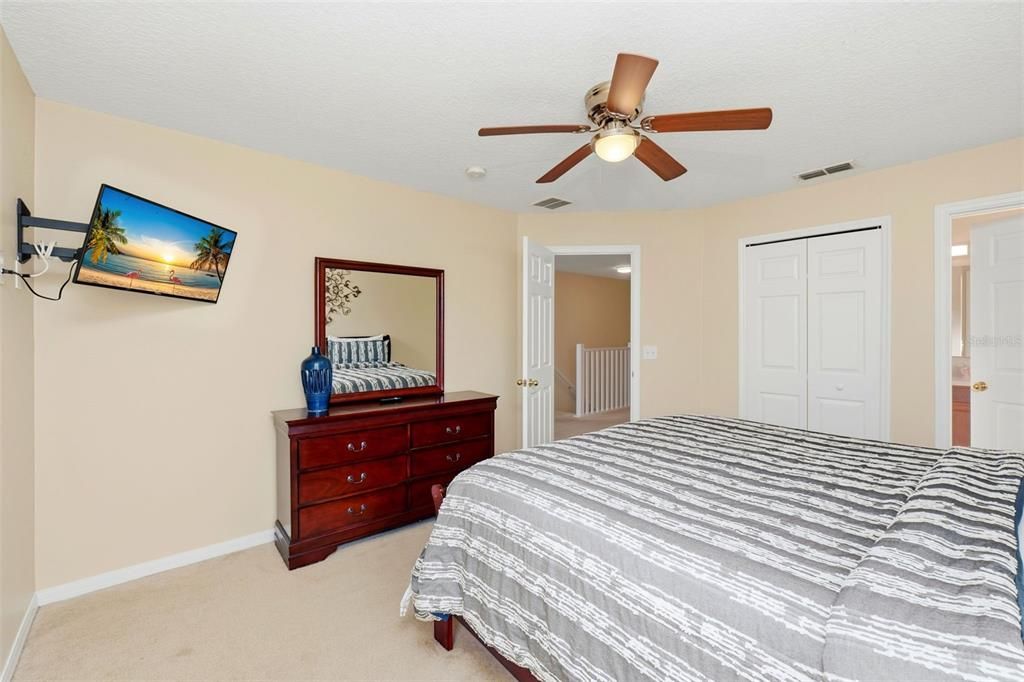 For Sale: $485,000 (6 beds, 5 baths, 2771 Square Feet)