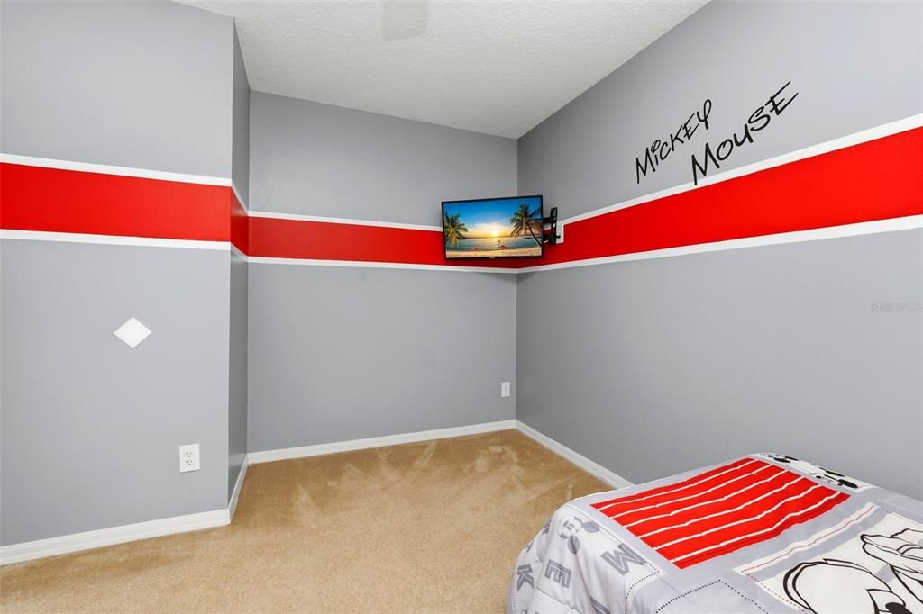 For Sale: $485,000 (6 beds, 5 baths, 2771 Square Feet)