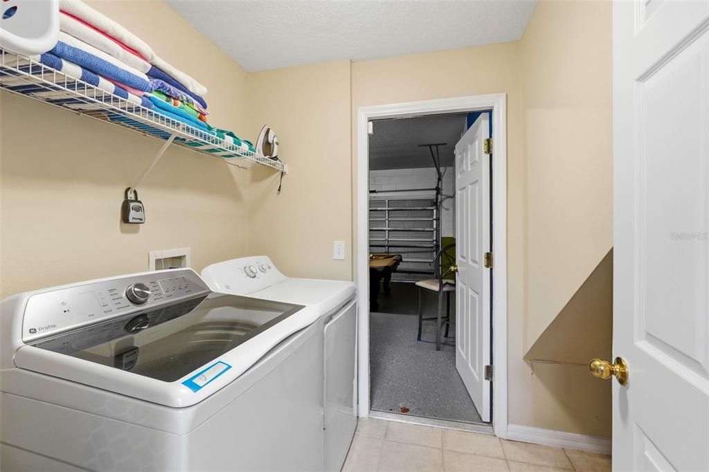 For Sale: $485,000 (6 beds, 5 baths, 2771 Square Feet)