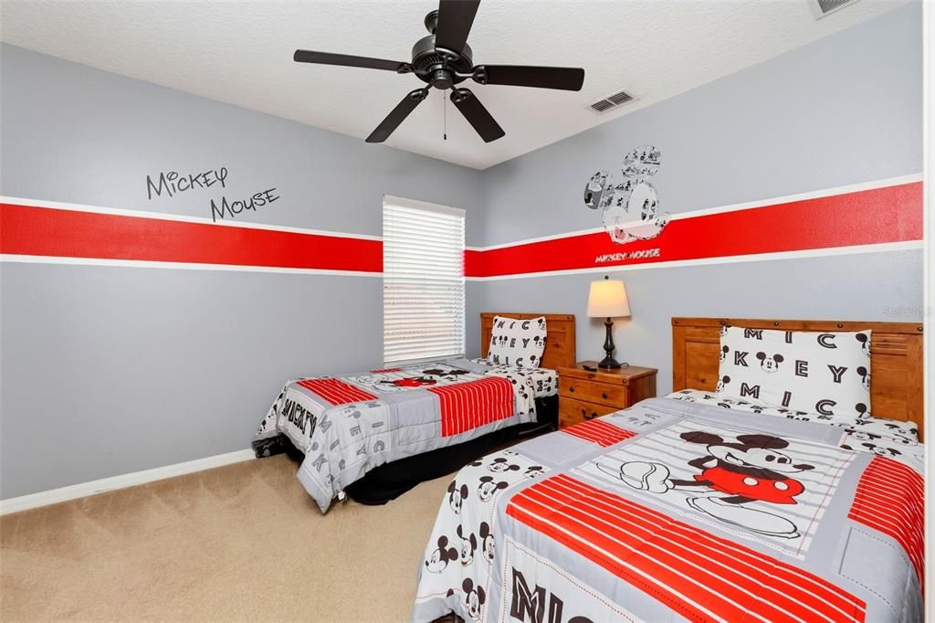 For Sale: $485,000 (6 beds, 5 baths, 2771 Square Feet)