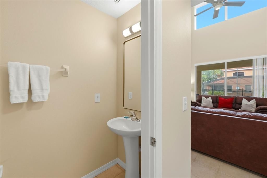 For Sale: $485,000 (6 beds, 5 baths, 2771 Square Feet)