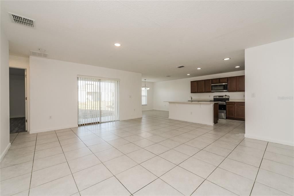 For Sale: $270,000 (4 beds, 2 baths, 1746 Square Feet)