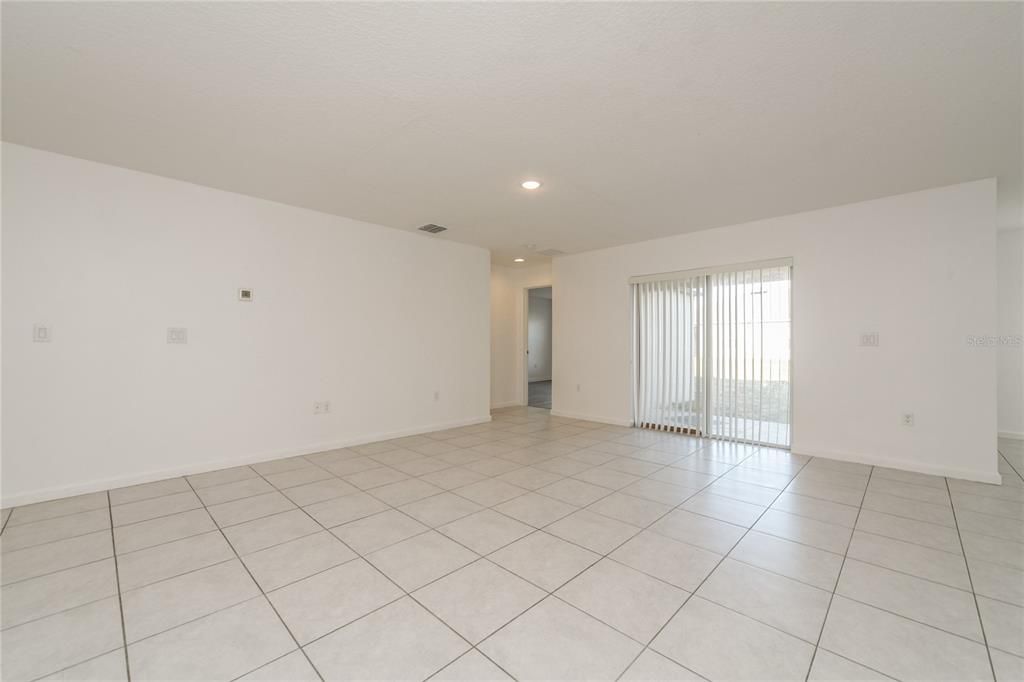 For Sale: $270,000 (4 beds, 2 baths, 1746 Square Feet)