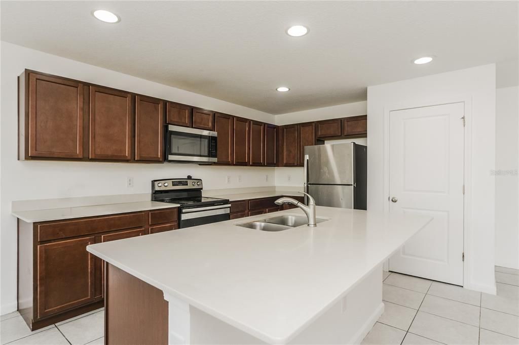 For Sale: $270,000 (4 beds, 2 baths, 1746 Square Feet)