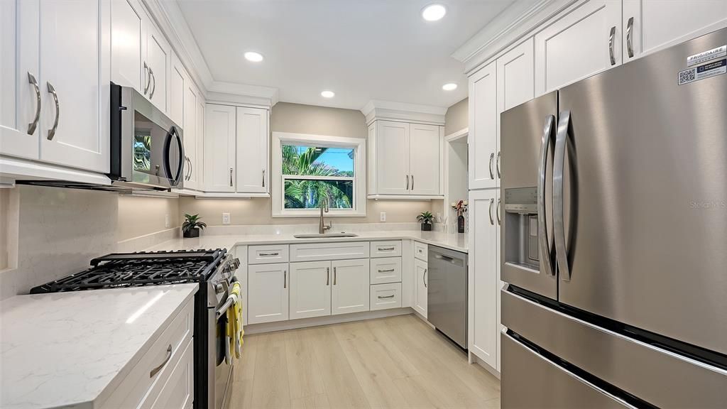 For Sale: $2,350,000 (3 beds, 3 baths, 2272 Square Feet)