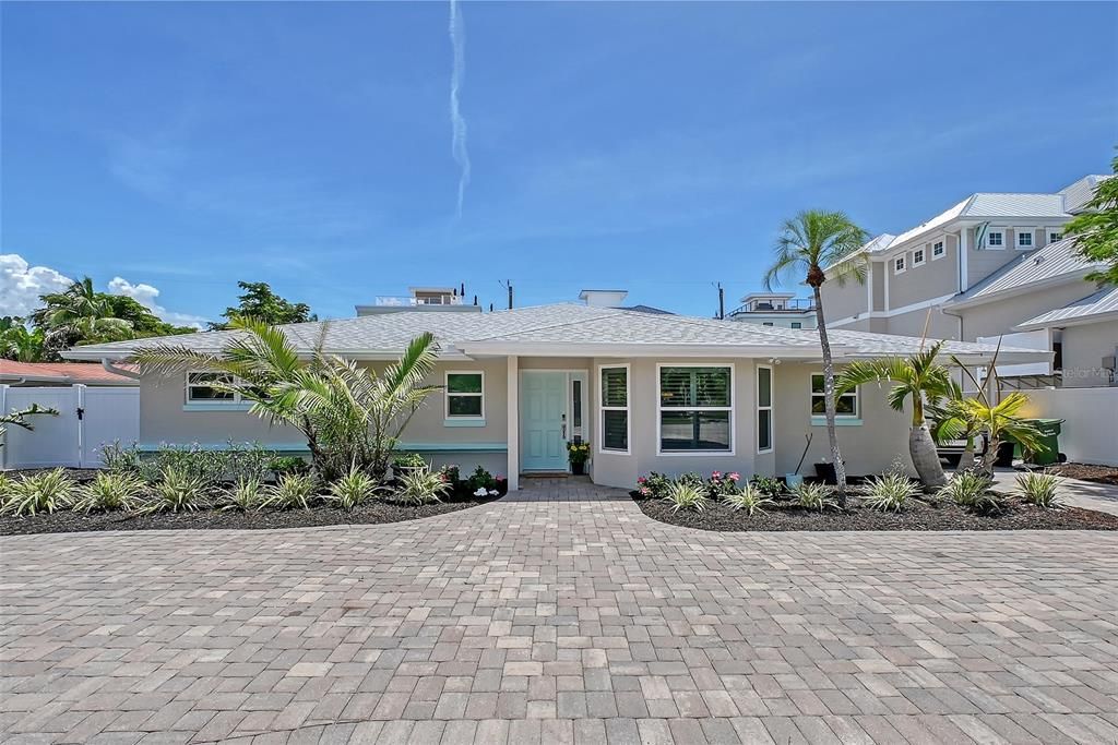 For Sale: $2,350,000 (3 beds, 3 baths, 2272 Square Feet)