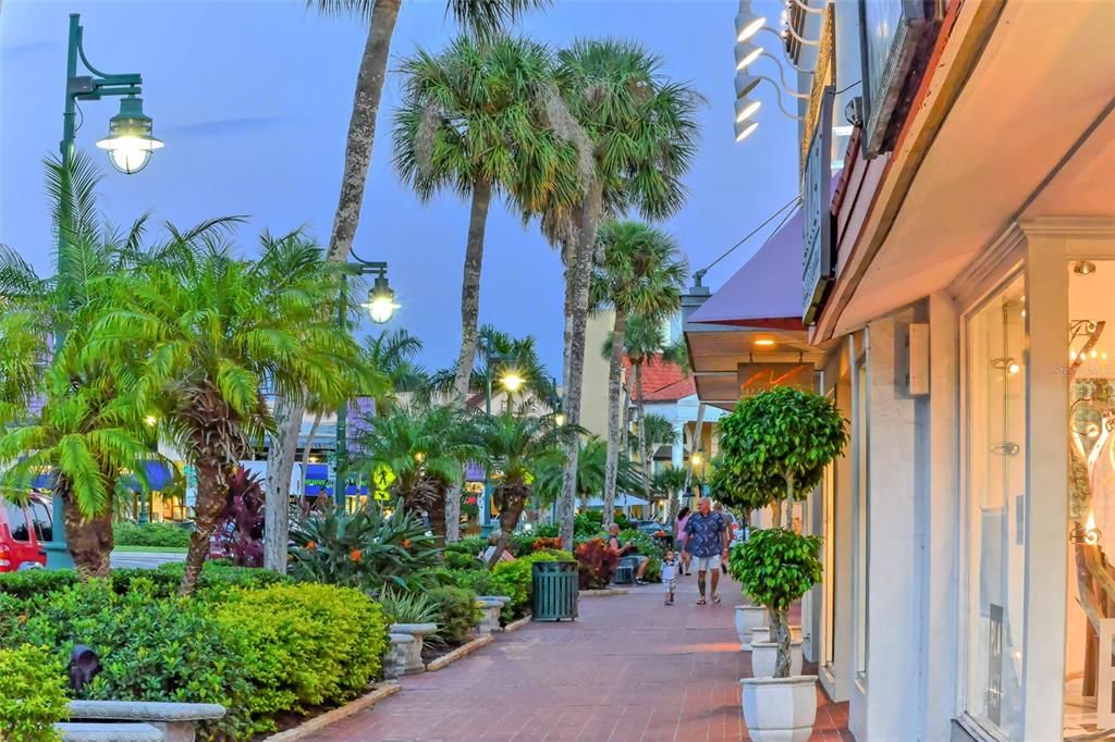 For Sale: $2,350,000 (3 beds, 3 baths, 2272 Square Feet)