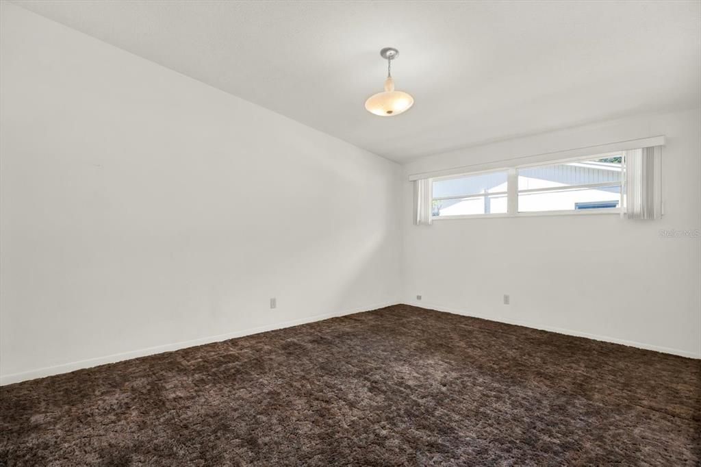 For Sale: $389,900 (3 beds, 2 baths, 1586 Square Feet)